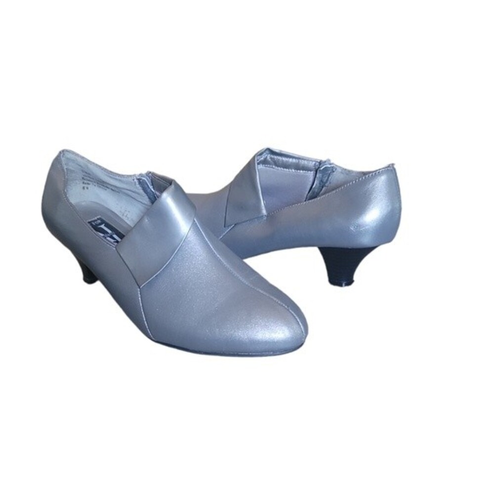 AJ Valenci silver grey leather ankle boots booties low kitten heel zip closure 8